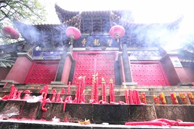 云南盘龙寺闭门谢客两天